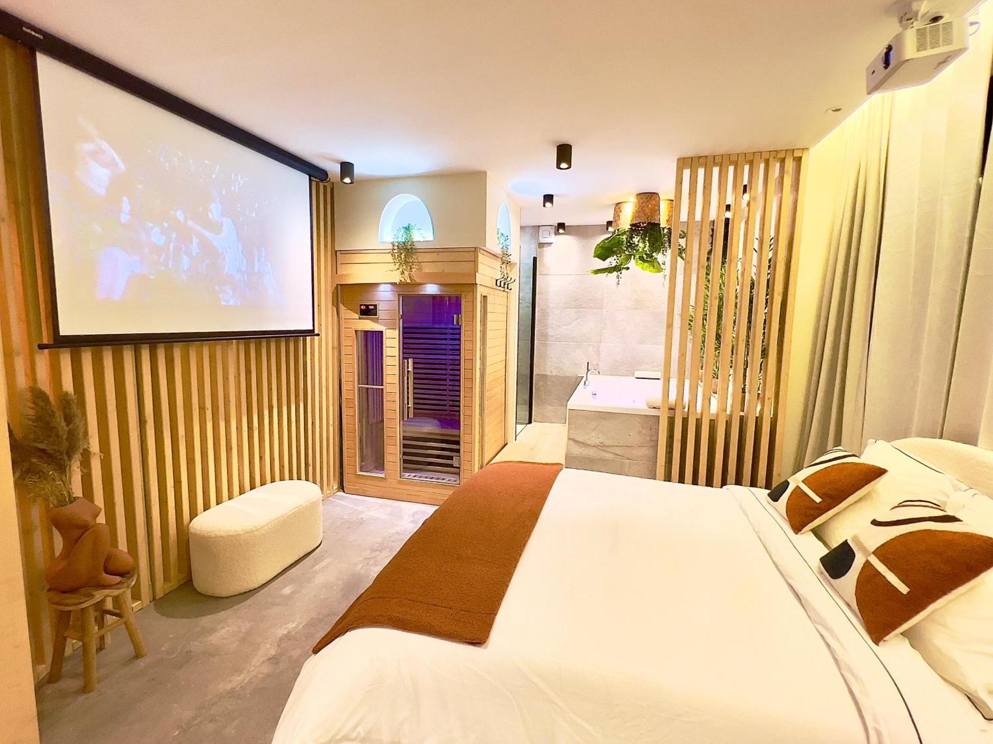 Apartment - Sauna Privatif Plein Centre Troyes